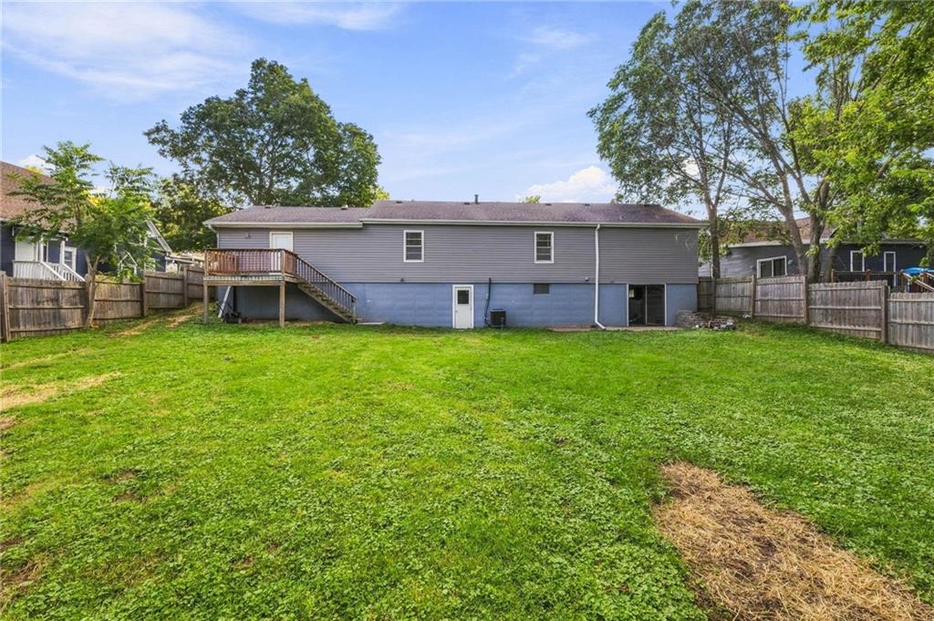 512 E Woods Street Property Photo 31