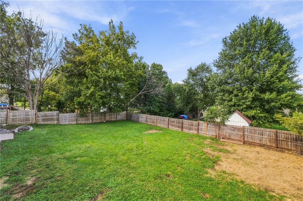 512 E Woods Street Property Photo 36