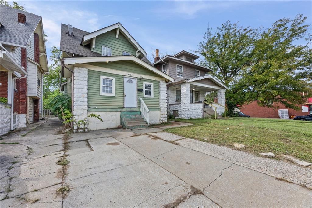 3702 Indiana Avenue Property Photo 2