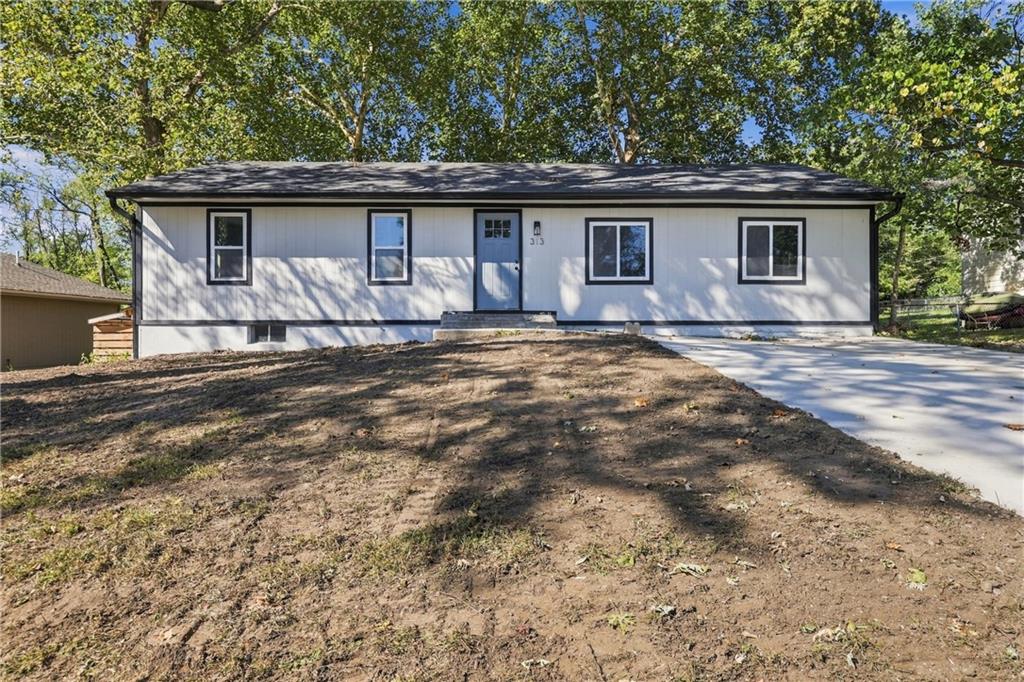 313 Clearview Drive Property Photo