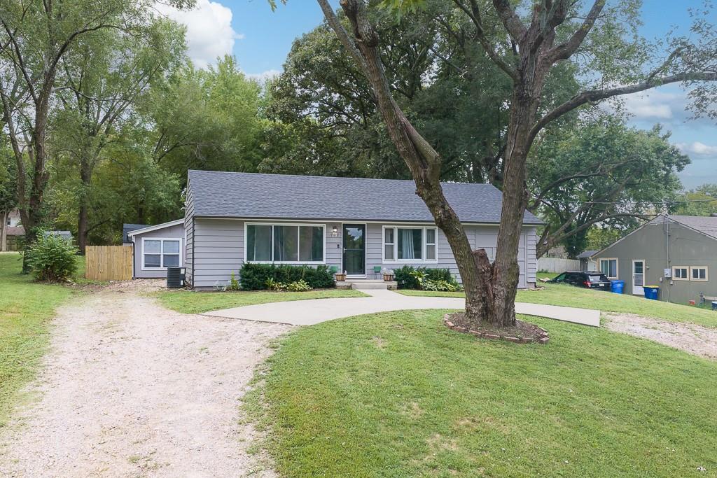 702 E 8th Street Property Photo