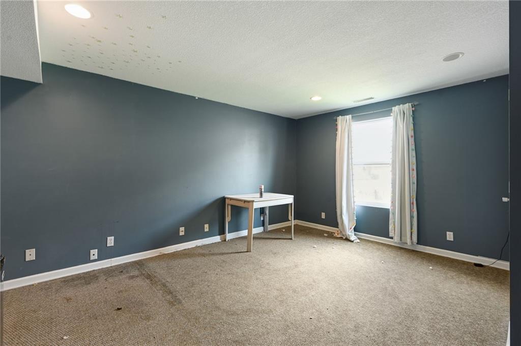 Northwest Redbud Drive Property Photo 16