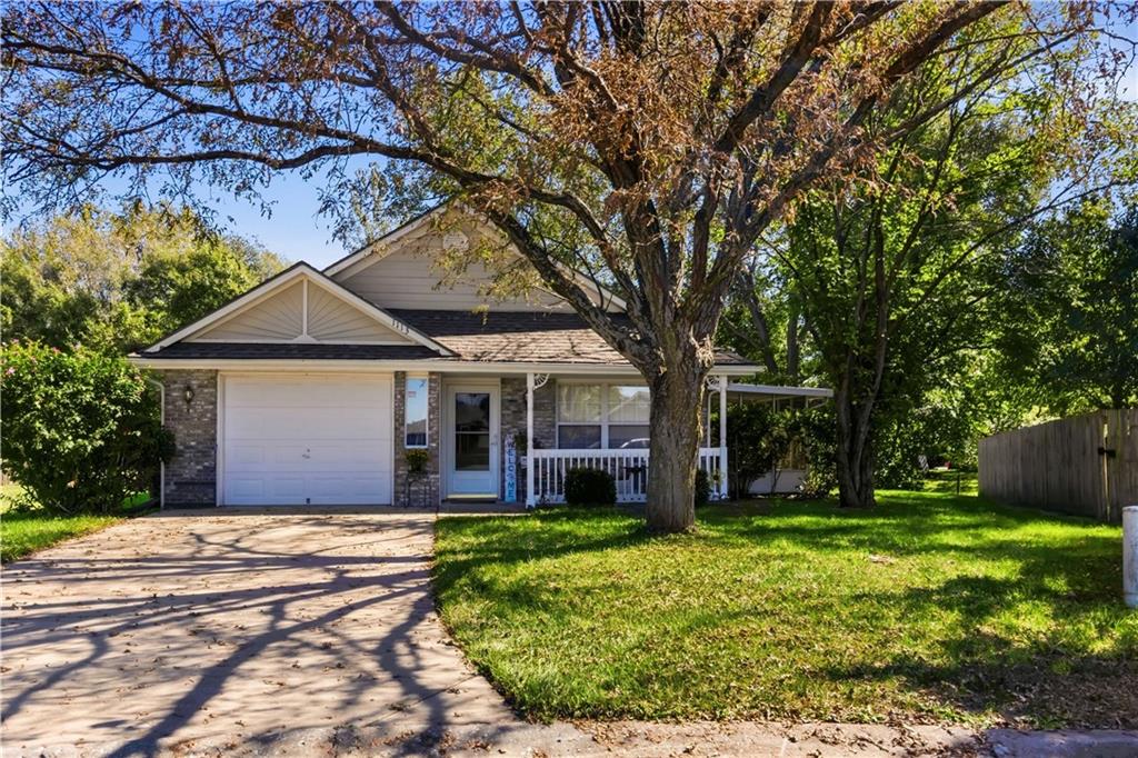 1113 SW Blue Branch Drive Property Photo 1