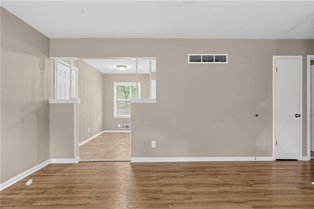 11015 Herrick Avenue Property Photo 8