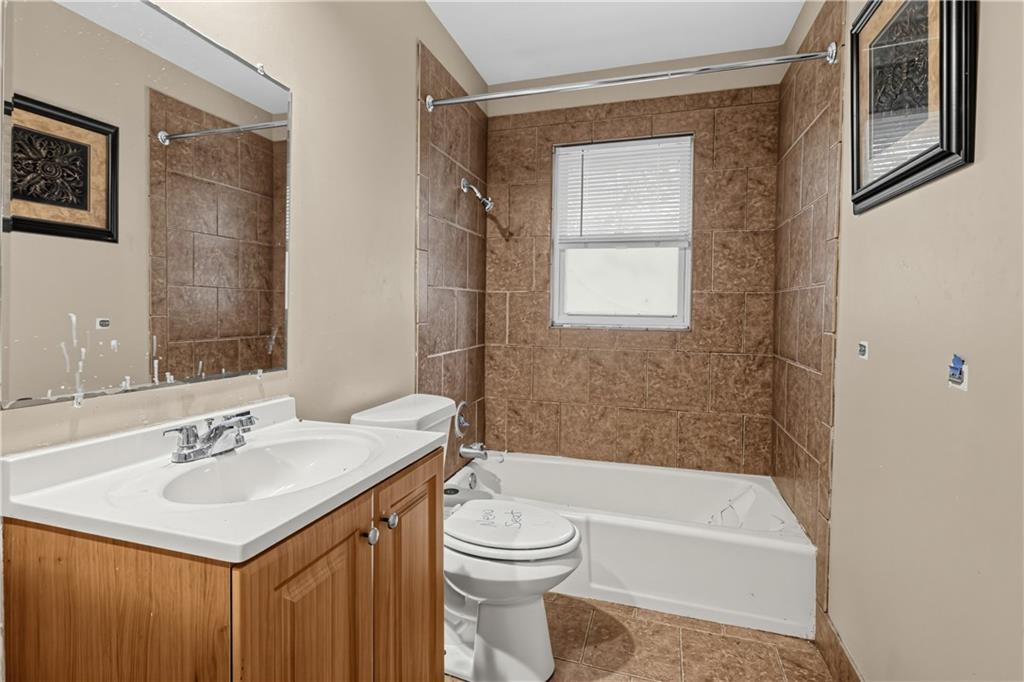 11015 Herrick Avenue Property Photo 14