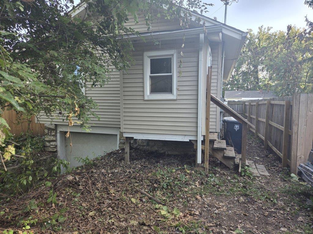 2104 E 59th Street Property Photo 3