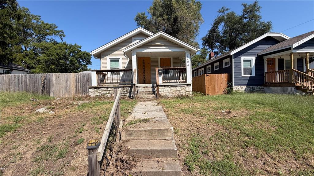 2104 E 59th Street Property Photo 10