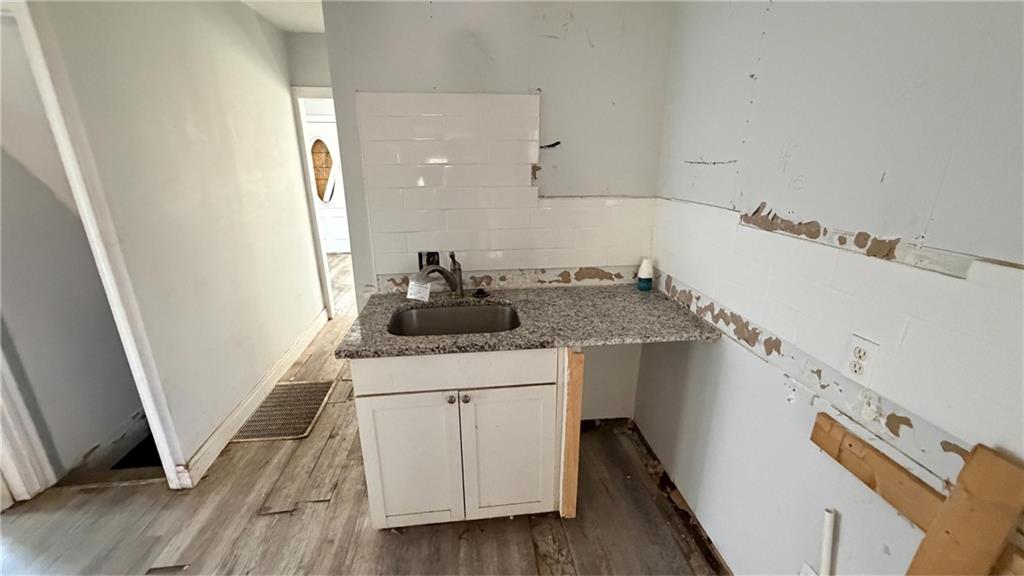 2104 E 59th Street Property Photo 16