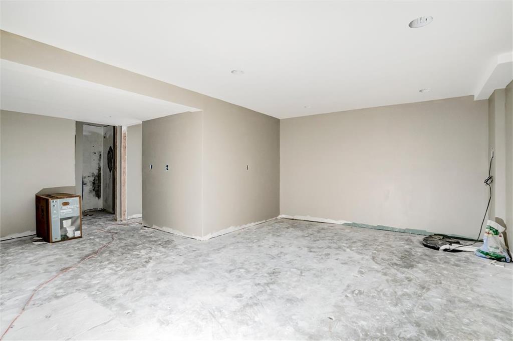 459 N Cherry Street Property Photo 21