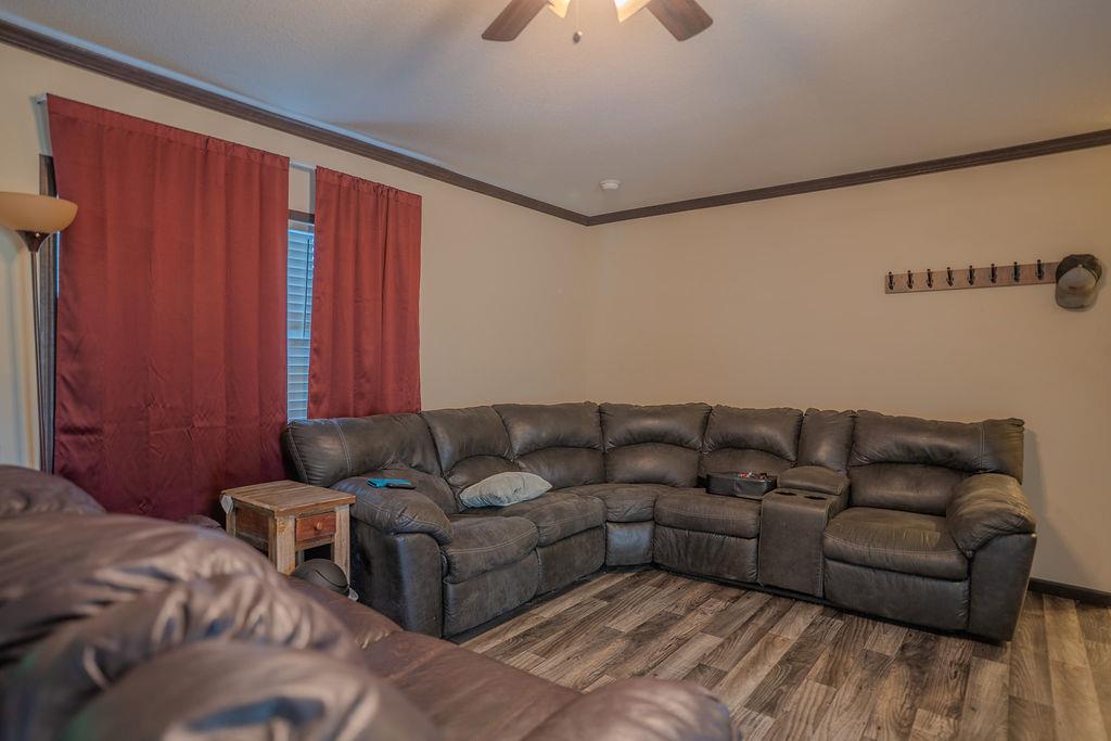 9243 1st Street Property Photo 5