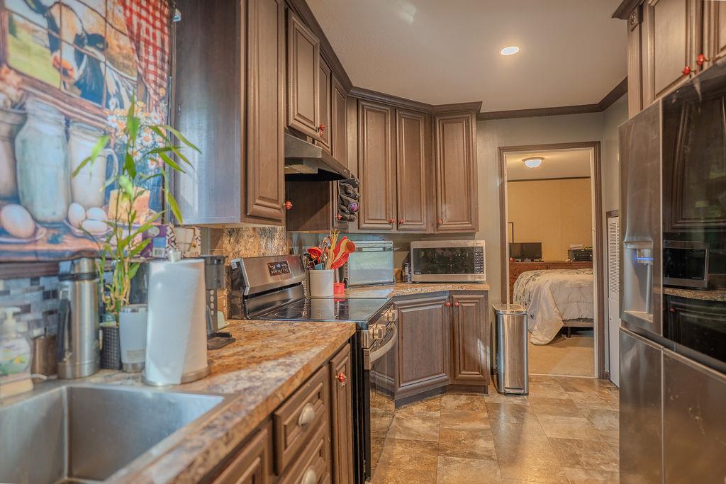 9243 1st Street Property Photo 14