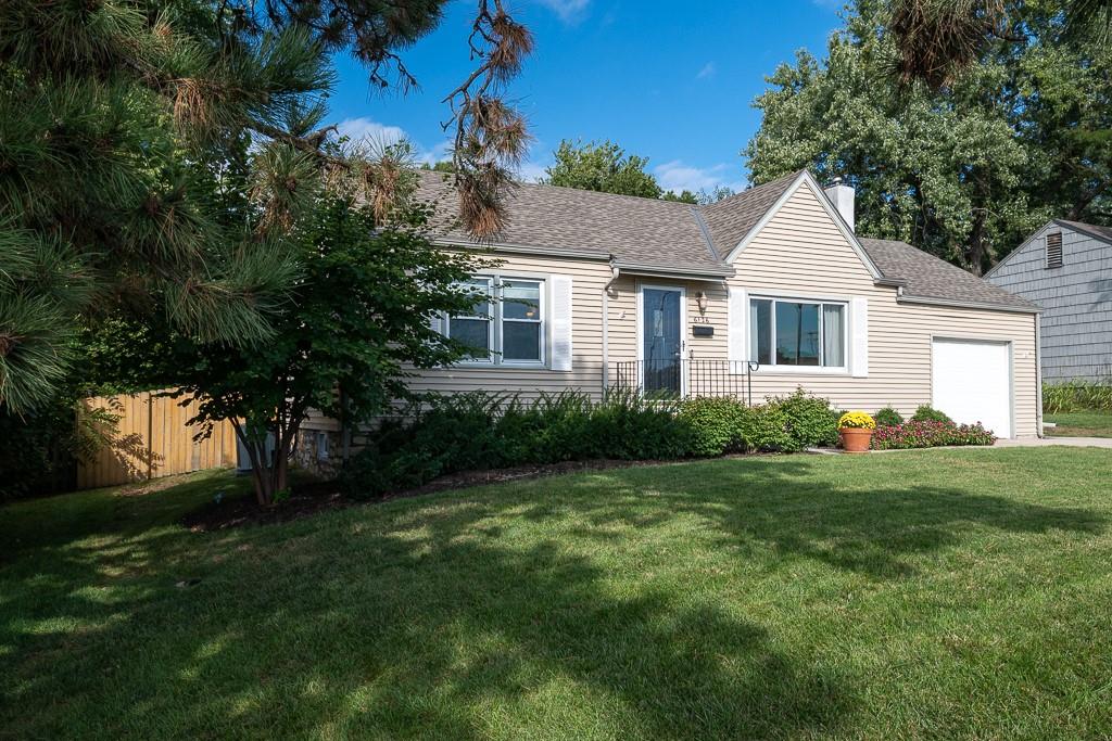 6126 Metcalf Lane Property Photo 4