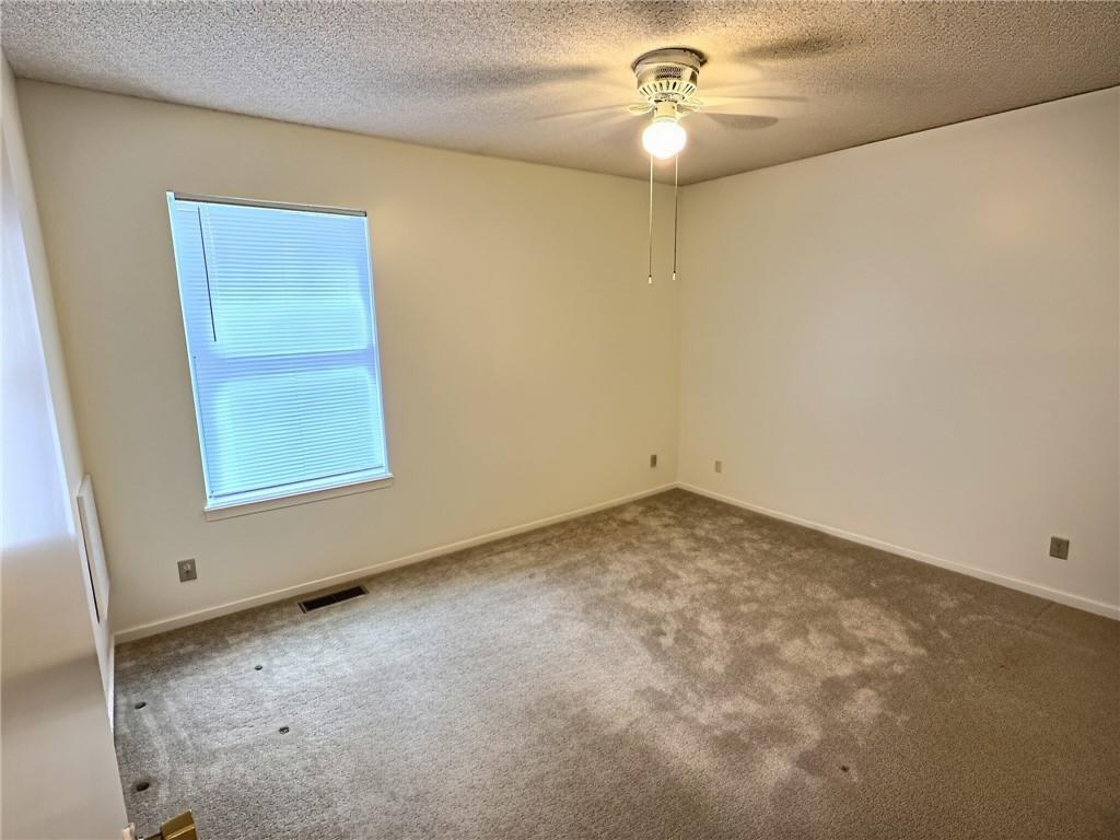 301 E 17th Street Property Photo 12