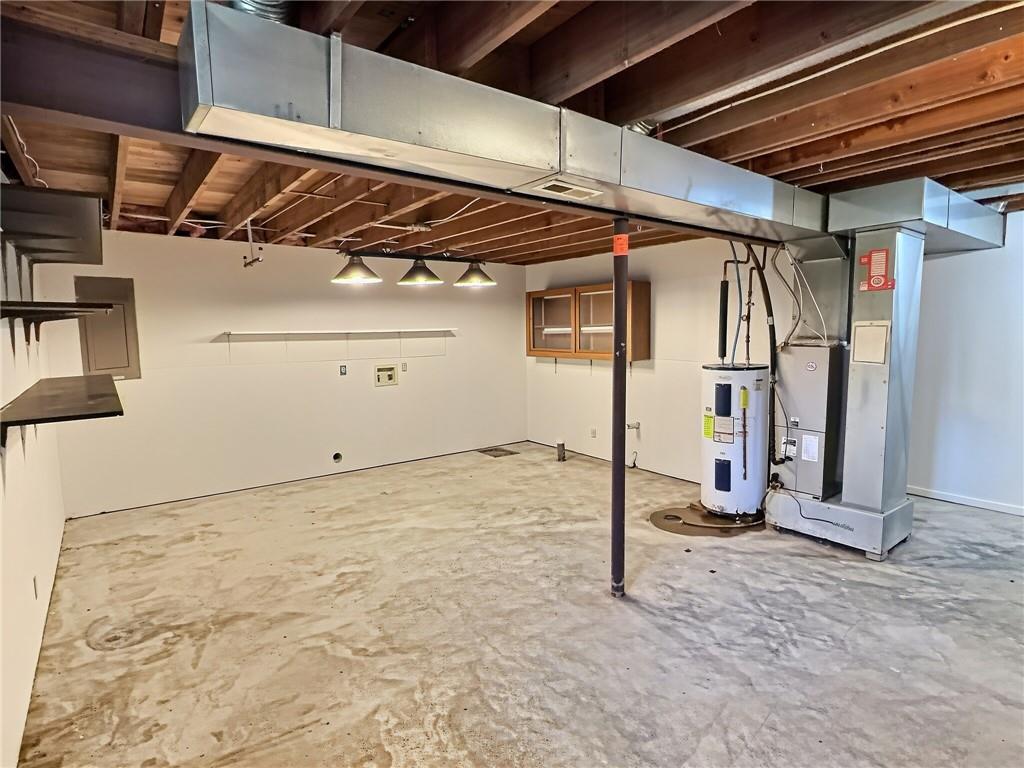 301 E 17th Street Property Photo 18