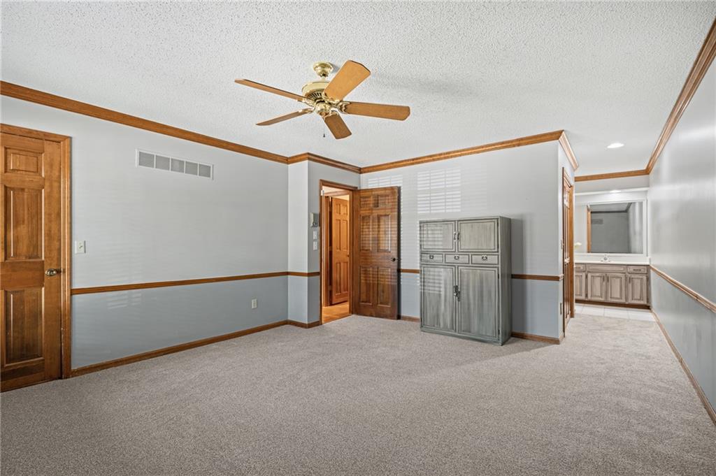 8408 W 115th Street Property Photo 20
