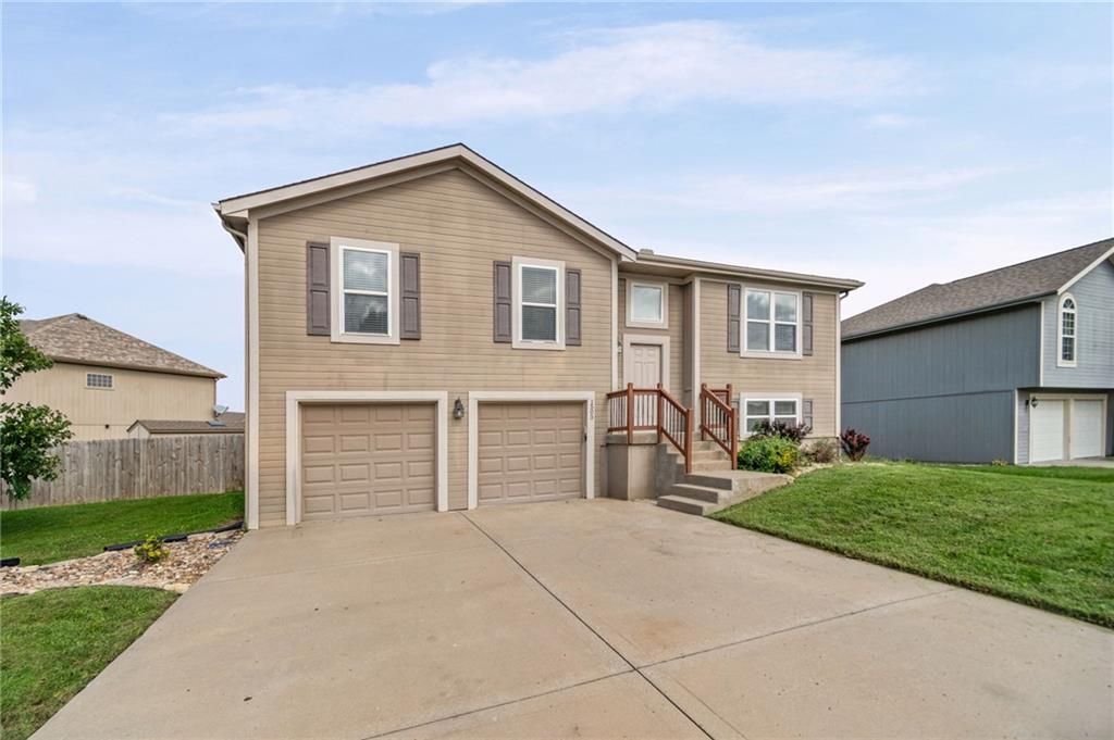 1505 Clear Creek Drive Property Photo 2