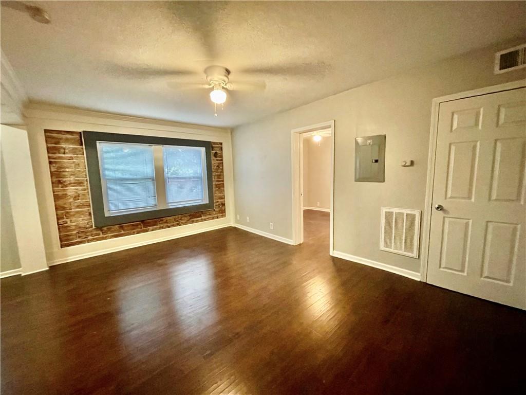 3401 Central Street Property Photo 5