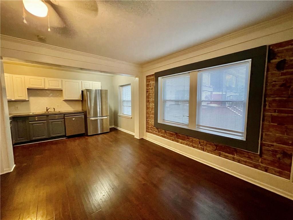 3401 Central Street Property Photo 6