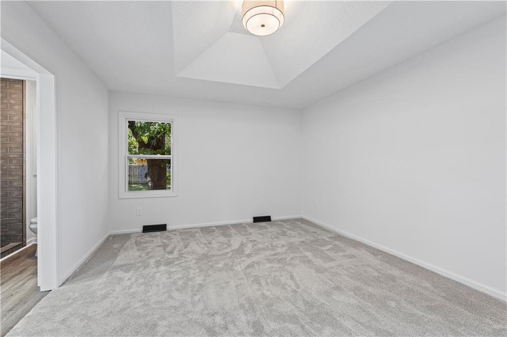 7740 Westgate Drive Property Photo 25