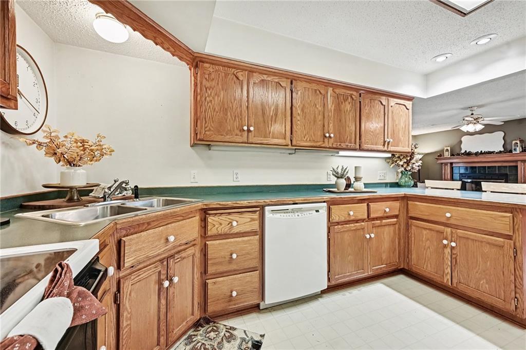513 Cape Cod Court Property Photo 9