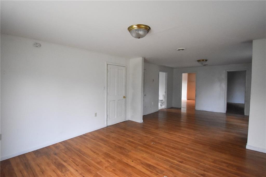 344 W 10th Street Property Photo 7