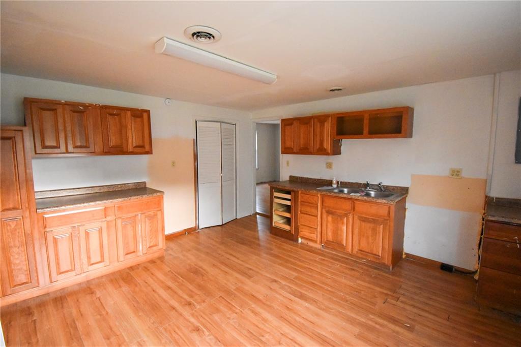 344 W 10th Street Property Photo 10