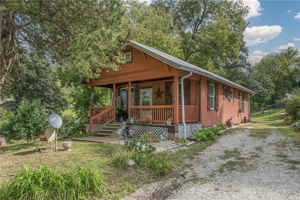 10801 Sw Bluff Road Property Photo 1