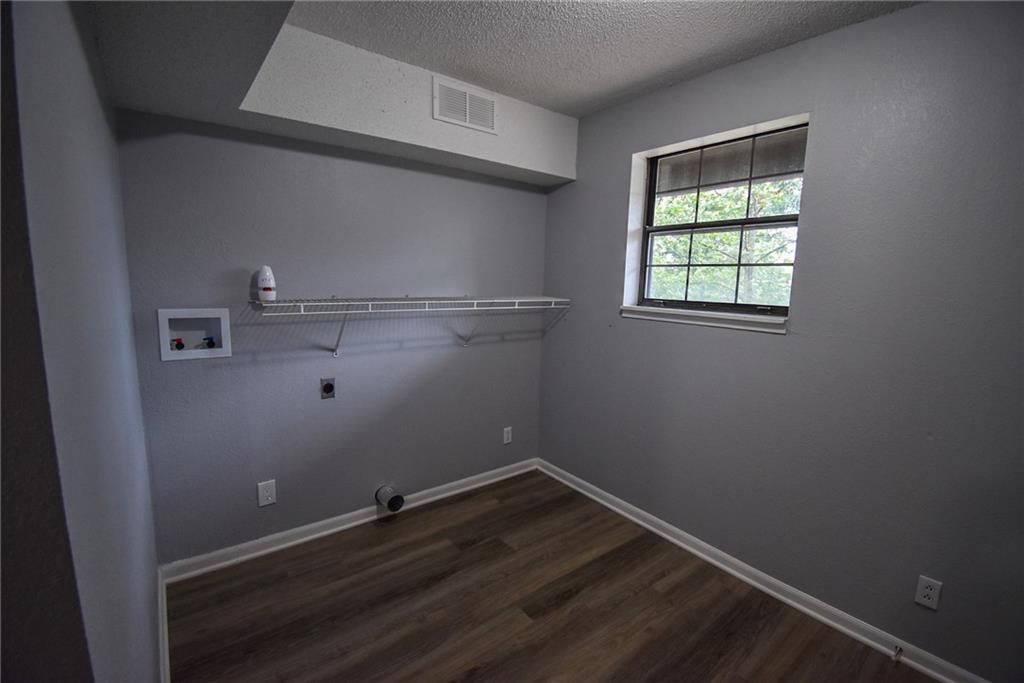 304 E 164th Terrace Property Photo 8