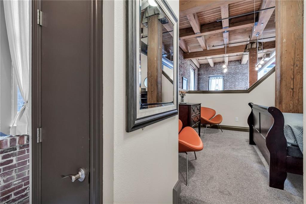 308 W 8th Street Property Photo 17