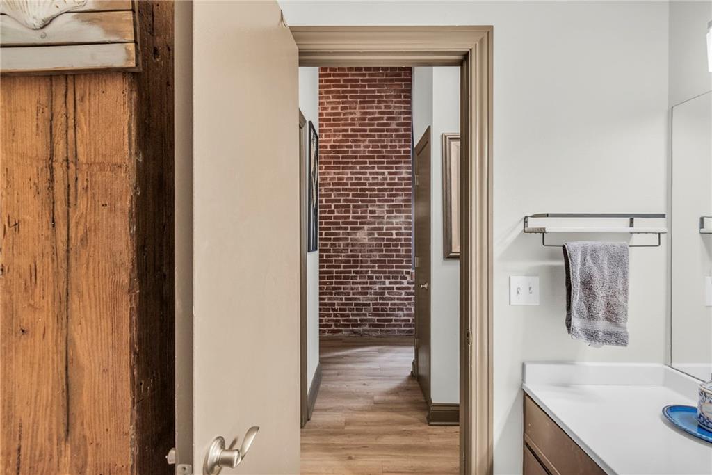 308 W 8th Street Property Photo 19