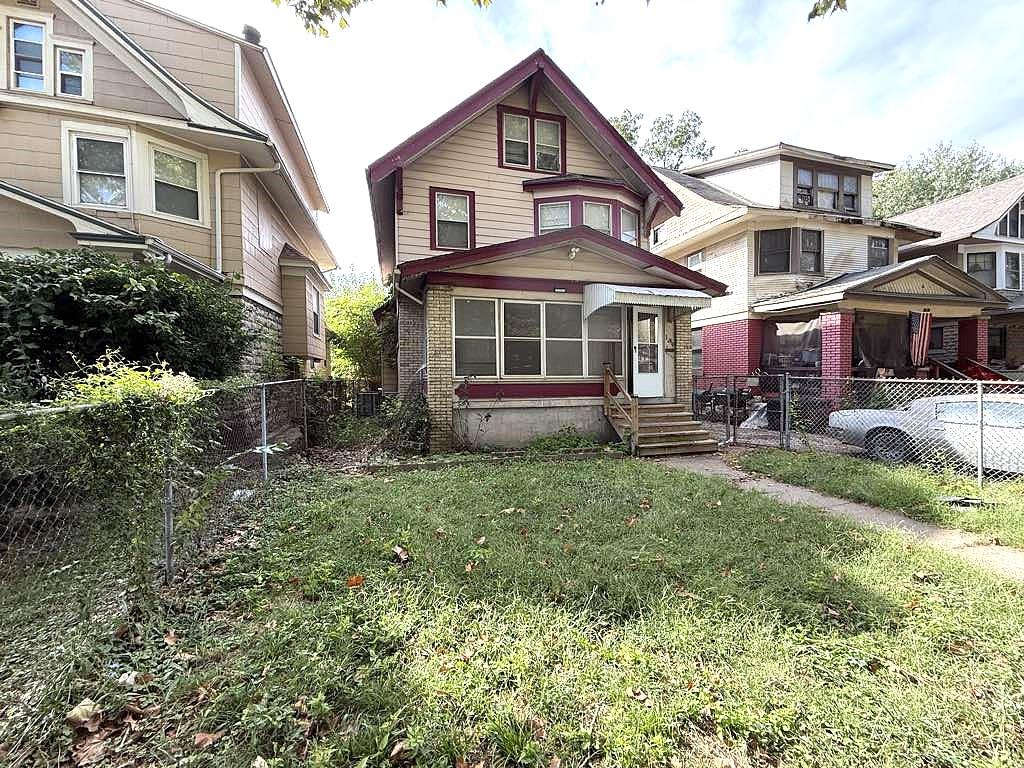 3249 E 28th Street Property Photo 1
