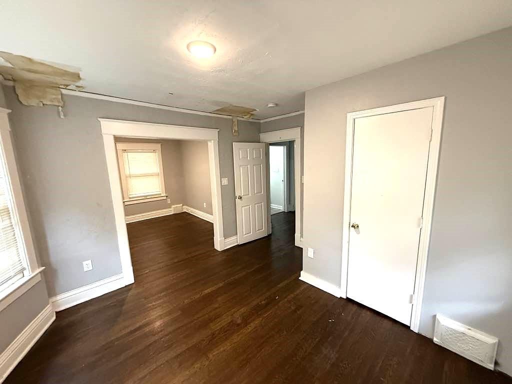 3249 E 28th Street Property Photo 10
