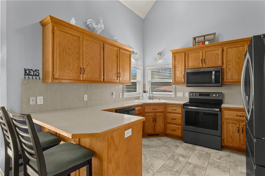 407 Killarney Lane Property Photo 15