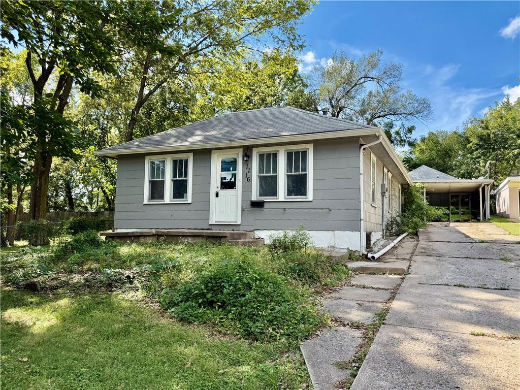 1116 S Leslie Street Property Photo 1