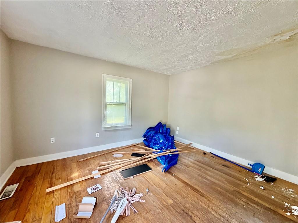 1116 S Leslie Street Property Photo 4