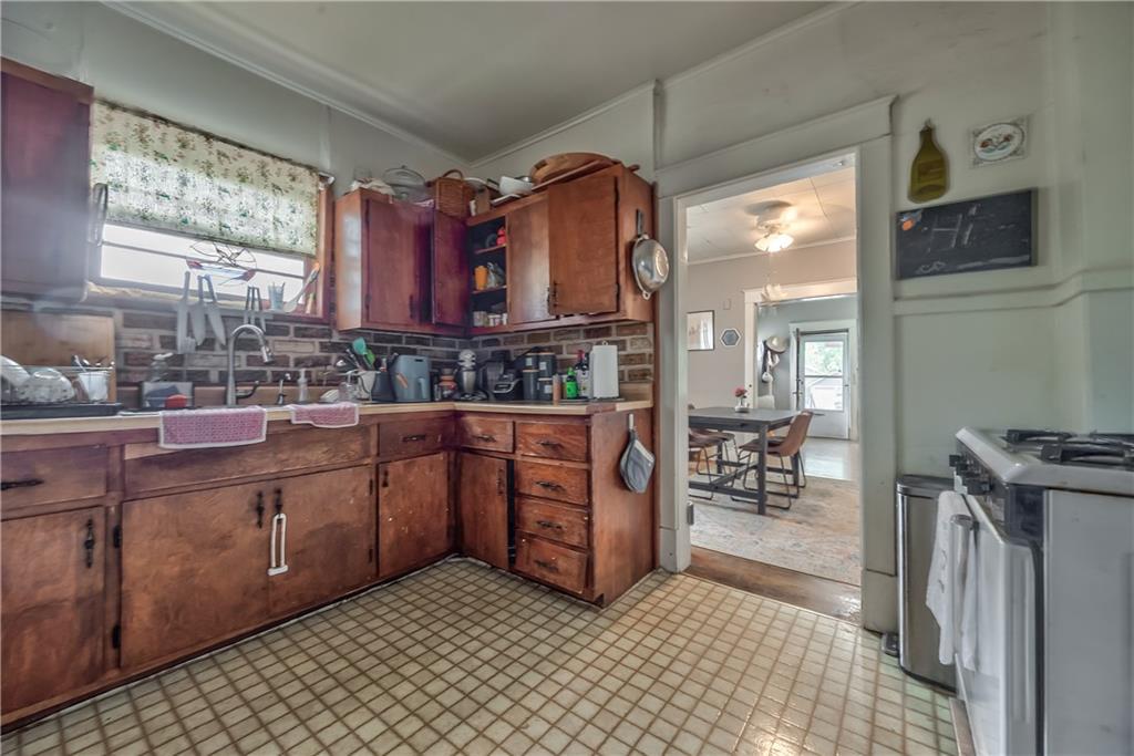 4111 Genessee Street Property Photo 10