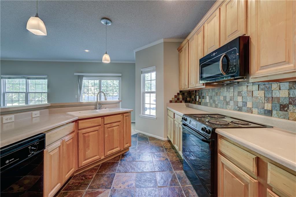 9147 Boehm Drive Property Photo 6