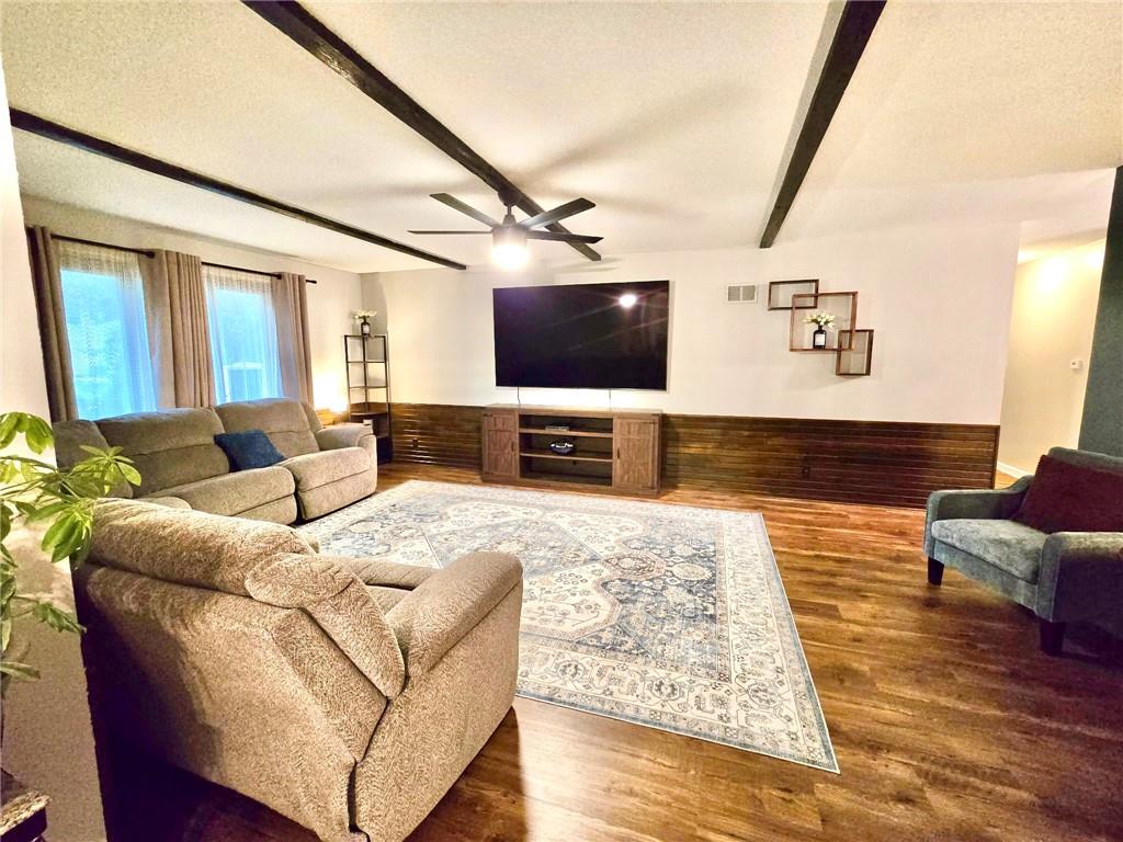 207 S Broadmoor Street Property Photo 3