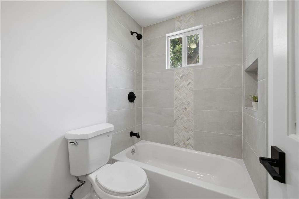 4609 Llyod Street Property Photo 8