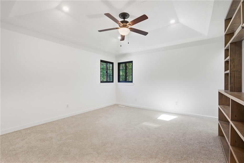 9201 Acuff Lane Property Photo 14