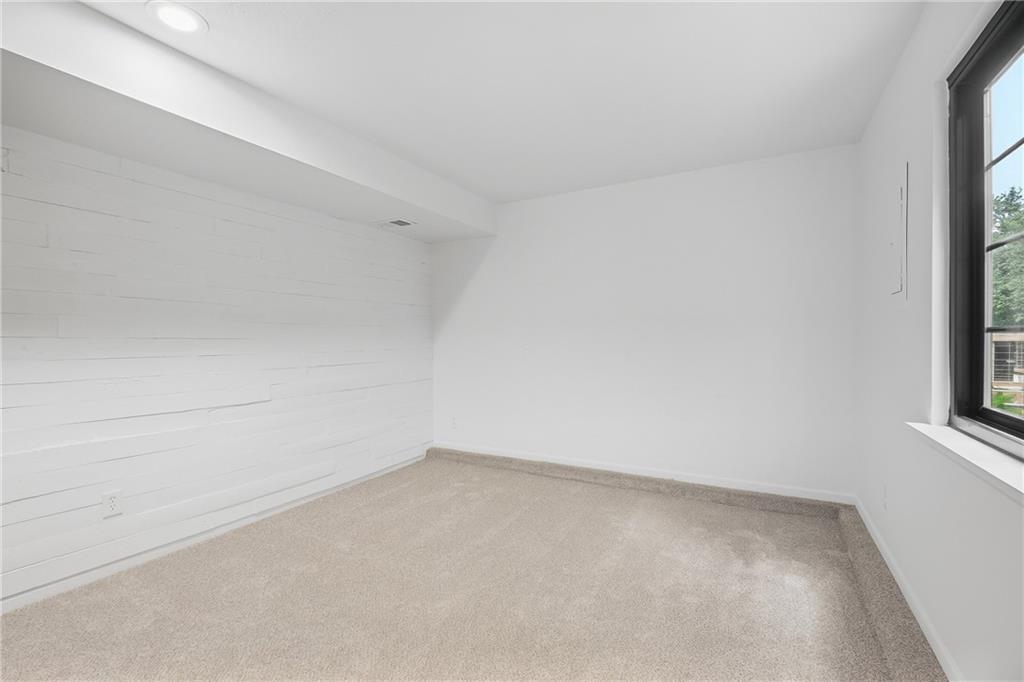 9201 Acuff Lane Property Photo 19