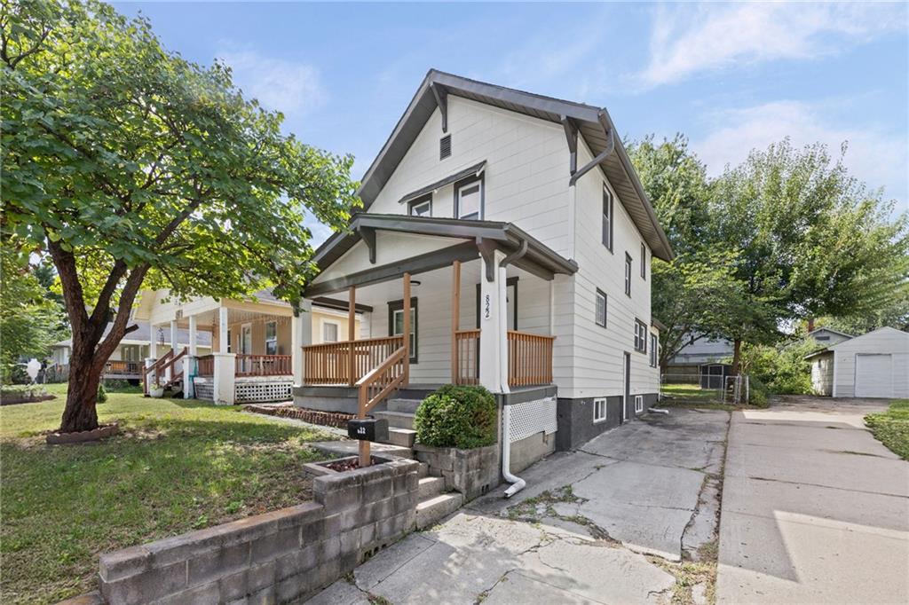 822 S Hardy Avenue Property Photo 3