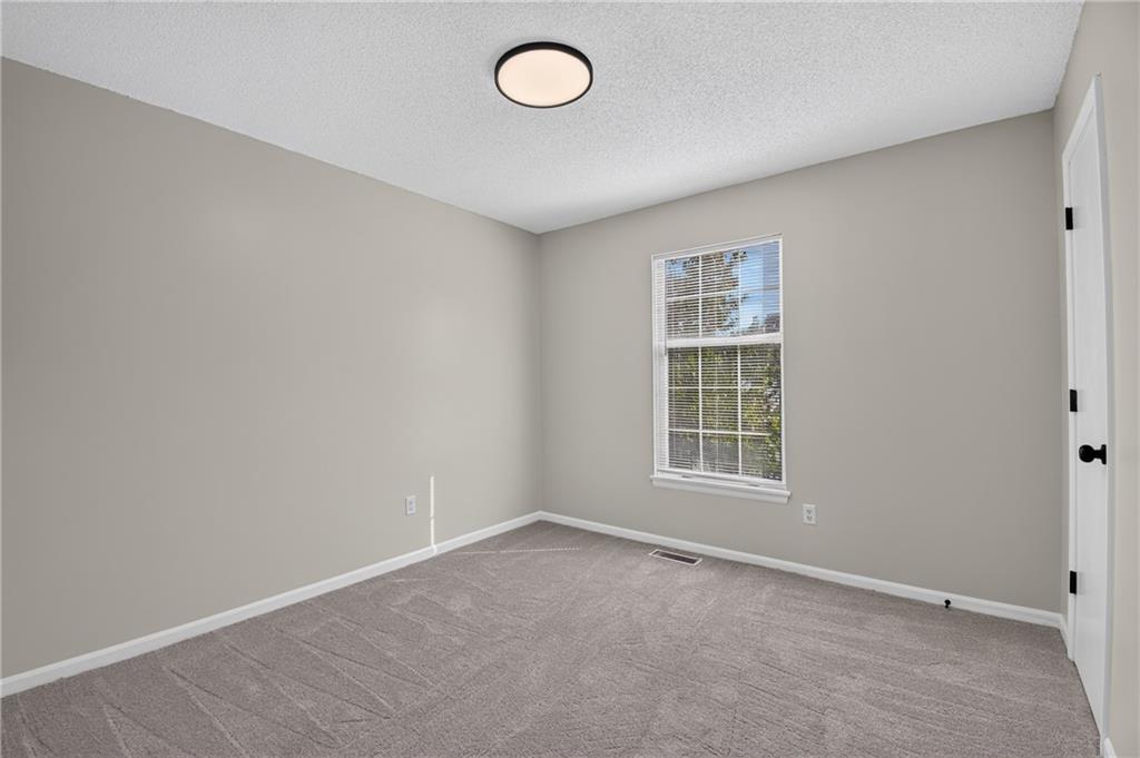 1500 Ne Bronze Drive Property Photo 22