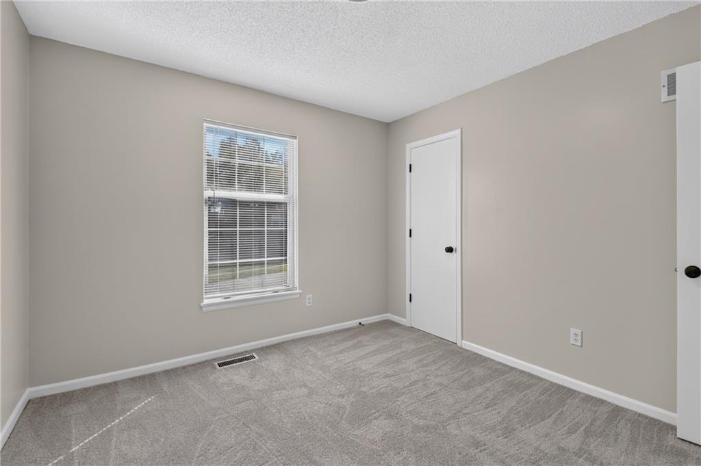 1500 Ne Bronze Drive Property Photo 23