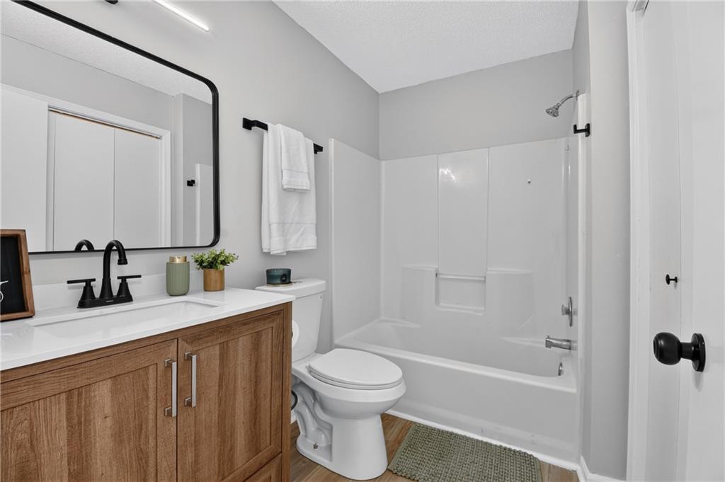 1500 Ne Bronze Drive Property Photo 24