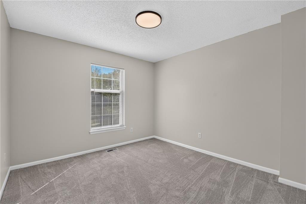 1500 Ne Bronze Drive Property Photo 26