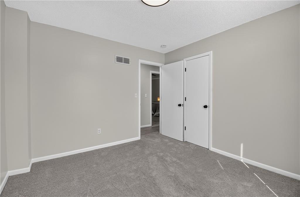 1500 Ne Bronze Drive Property Photo 27