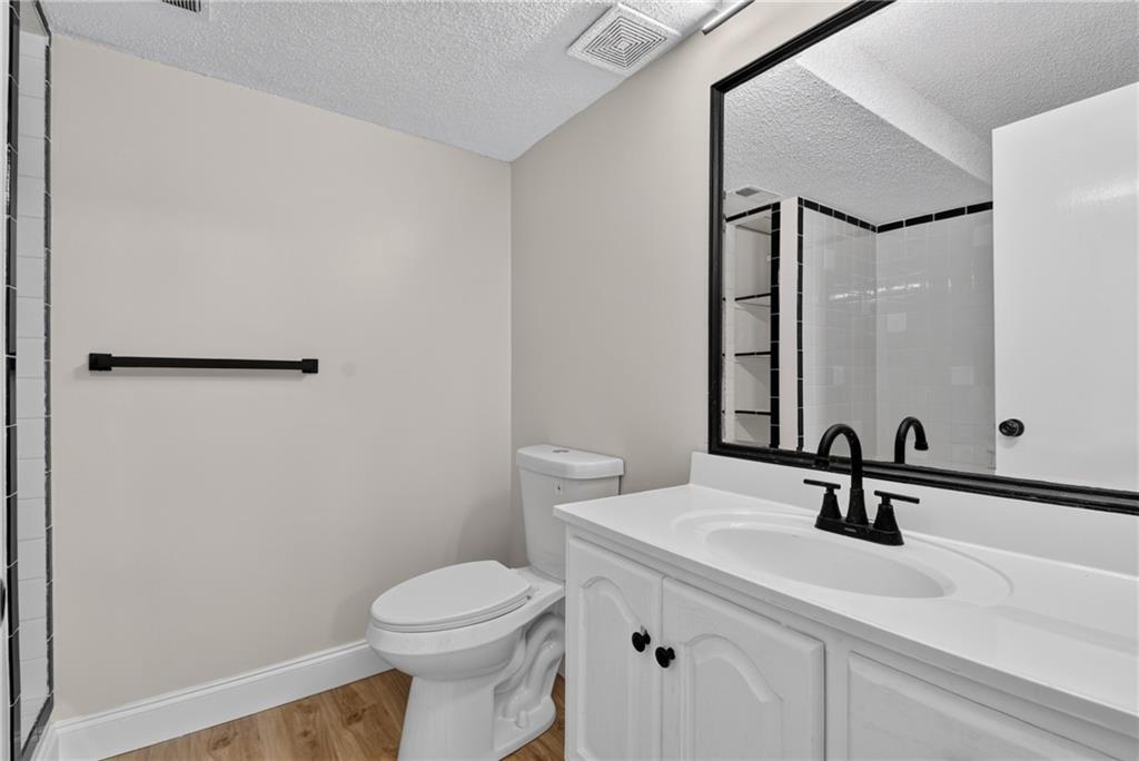 1500 Ne Bronze Drive Property Photo 35