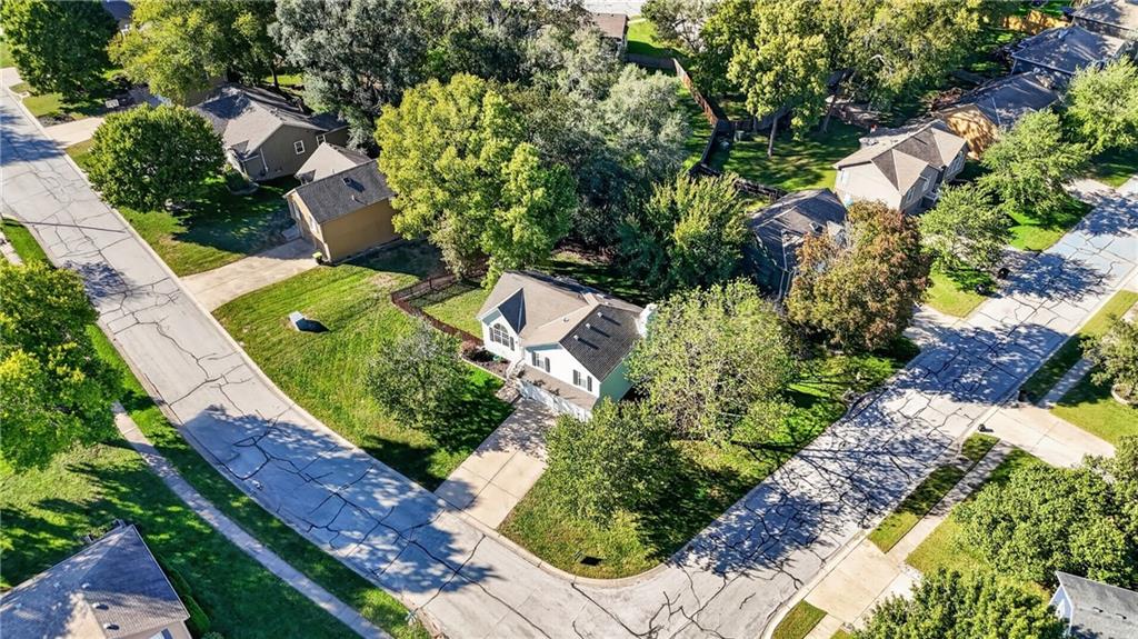 1500 Ne Bronze Drive Property Photo 39