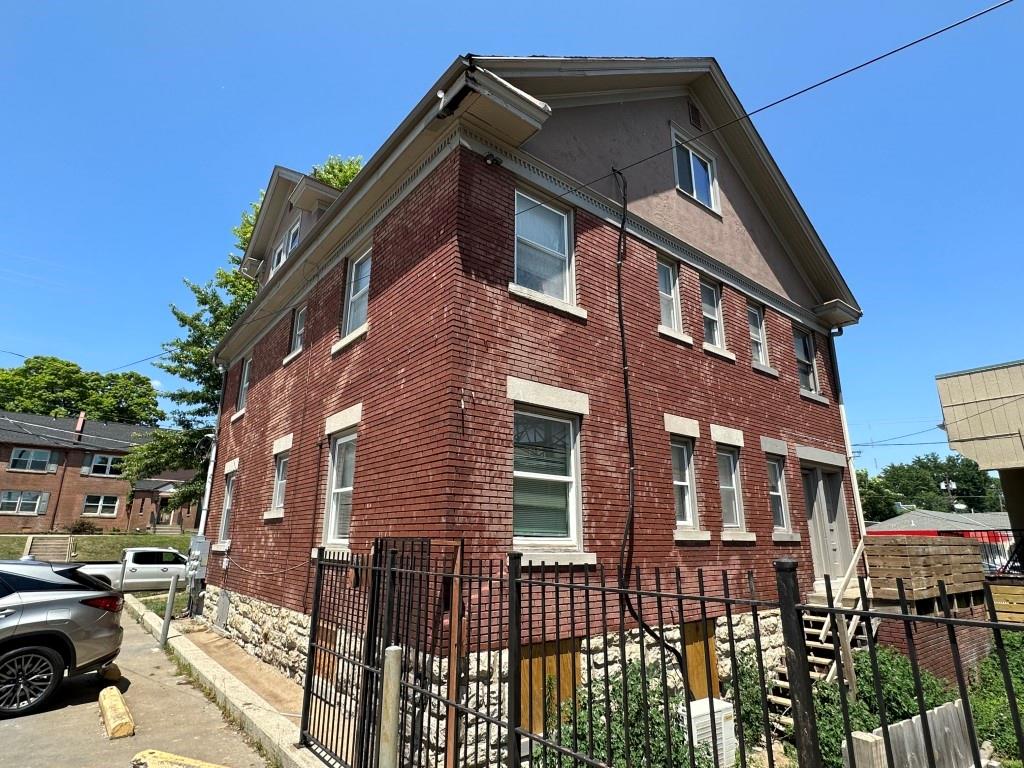 3809 Washington Street Property Photo 4